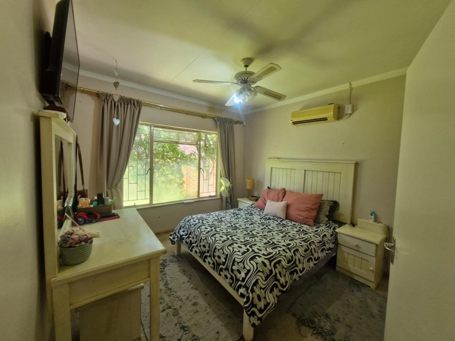 3 Bedroom Property for Sale in Rhodesdene Northern Cape